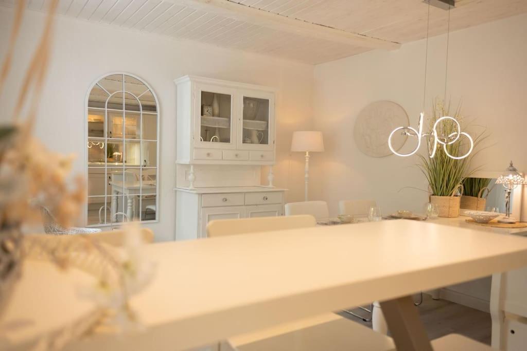 Weiss Apartment Schillig